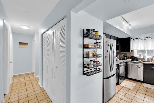 1371 Torreya CIR, North Fort Myers, FL 33917