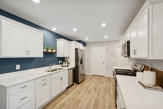 8856 Meadowcrest Drive NE, Monticello, MN 55328