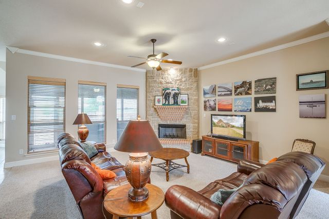 9815 Ravenswood Road, Granbury, TX 76049