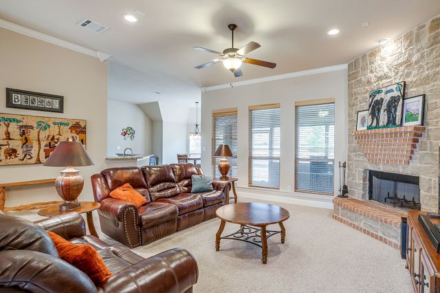 9815 Ravenswood Road, Granbury, TX 76049