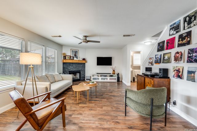 1017 Silvertree, Schertz, TX 78154