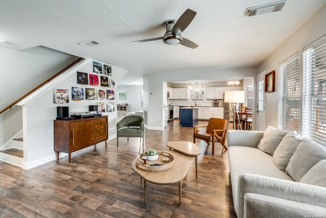 1017 Silvertree, Schertz, TX 78154