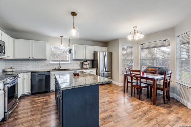 1017 Silvertree, Schertz, TX 78154