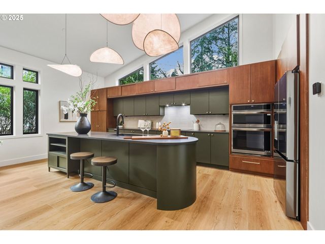 8014 Sw 54TH Ave, Portland, OR 97219