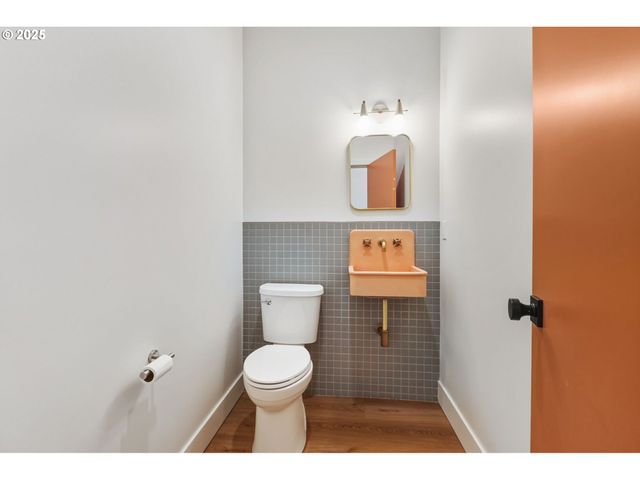 8014 Sw 54TH Ave, Portland, OR 97219