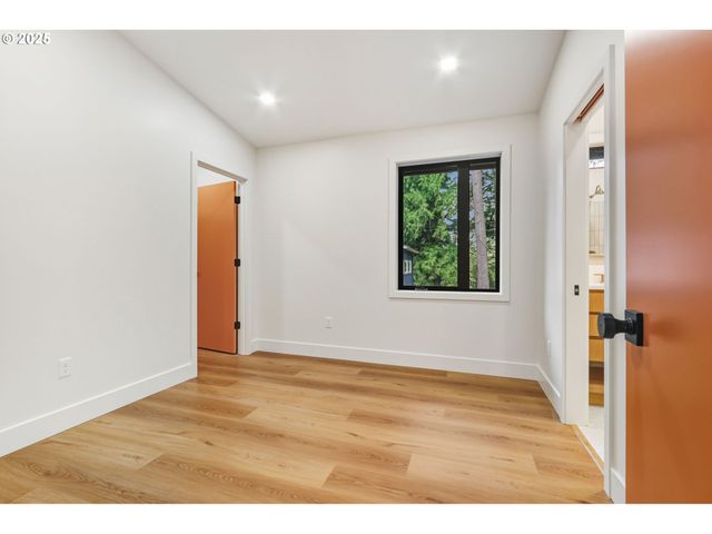 8014 Sw 54TH Ave, Portland, OR 97219