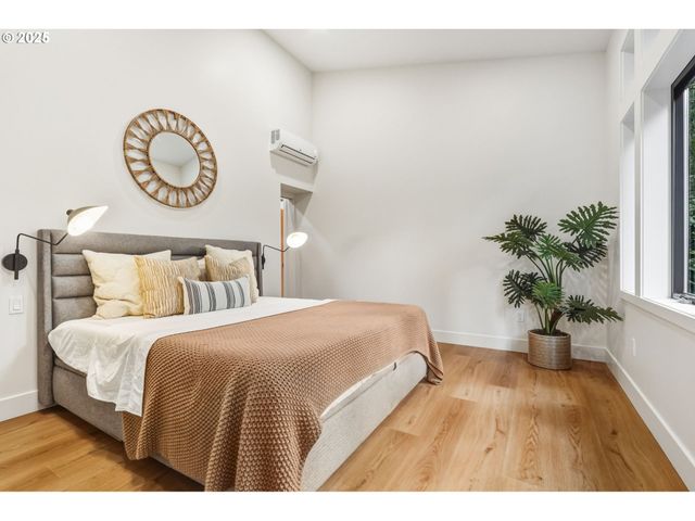 8014 Sw 54TH Ave, Portland, OR 97219