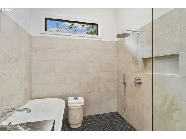 8014 Sw 54TH Ave, Portland, OR 97219