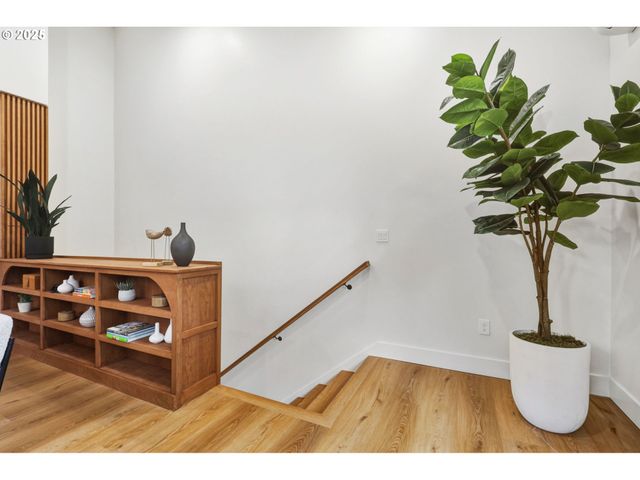 8014 Sw 54TH Ave, Portland, OR 97219