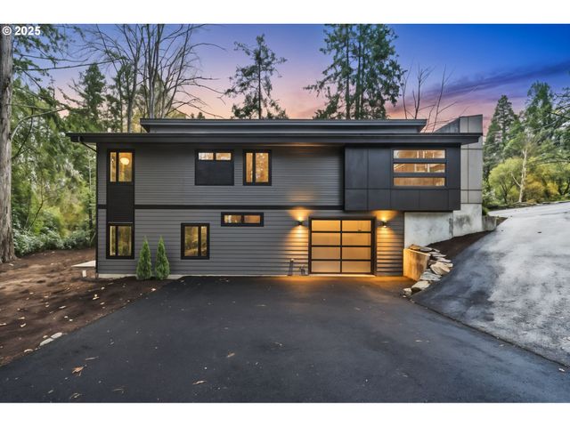 8014 Sw 54TH Ave, Portland, OR 97219