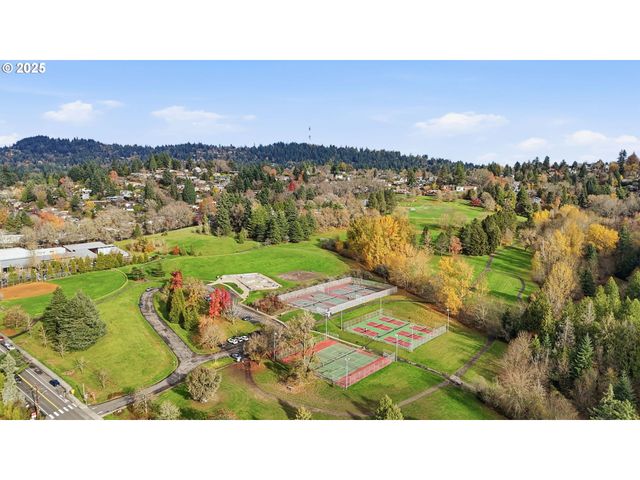 8014 Sw 54TH Ave, Portland, OR 97219