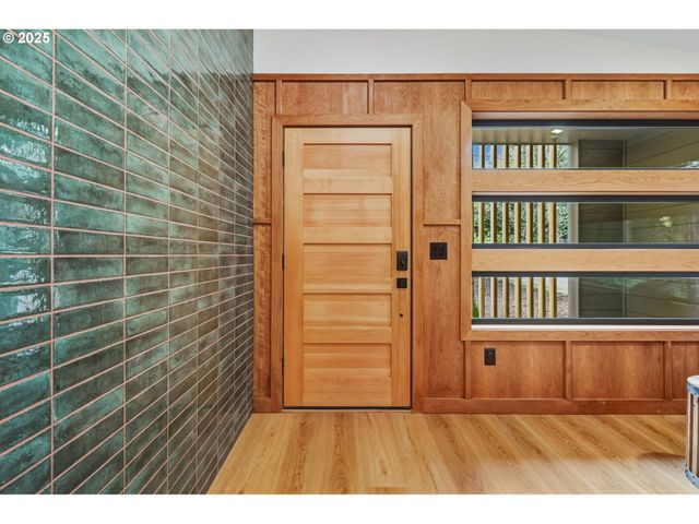 8014 Sw 54TH Ave, Portland, OR 97219