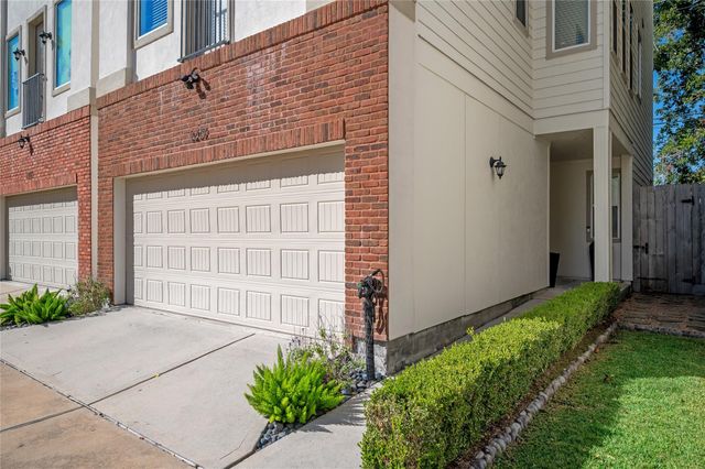 1209 Cedarpost Tree Springs Place, Houston, TX 77055