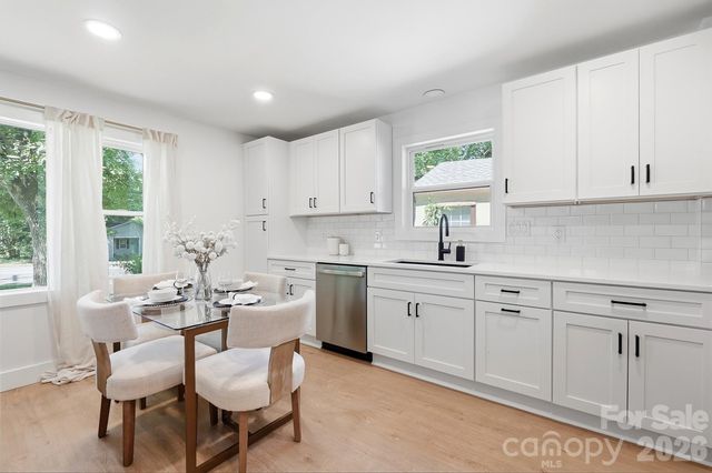 2204 Rozzelles Ferry Road, Charlotte, NC 28208