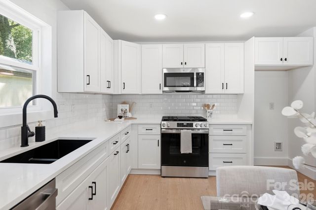 2204 Rozzelles Ferry Road, Charlotte, NC 28208
