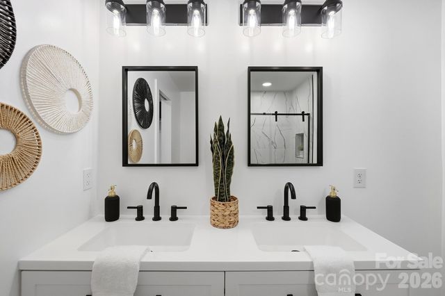 2204 Rozzelles Ferry Road, Charlotte, NC 28208