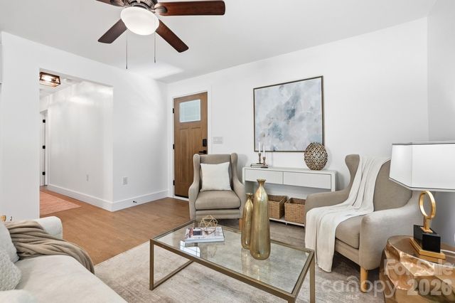 2204 Rozzelles Ferry Road, Charlotte, NC 28208