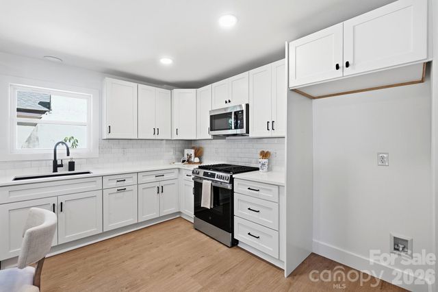 2204 Rozzelles Ferry Road, Charlotte, NC 28208