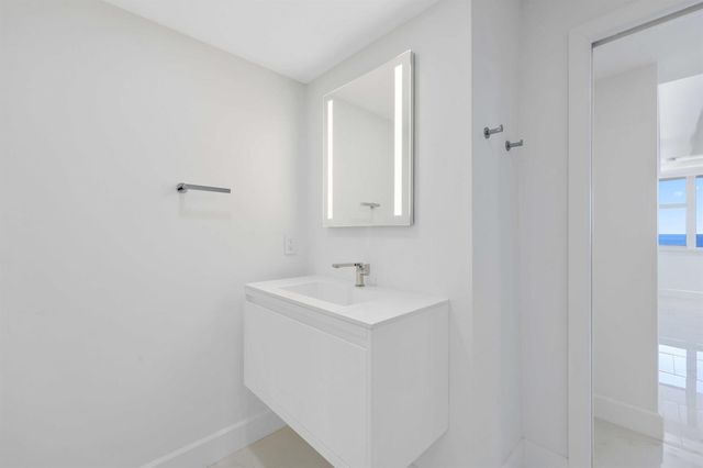 545 S Fort Lauderdale Beach Boulevard 1701, Fort Lauderdale, FL 33316