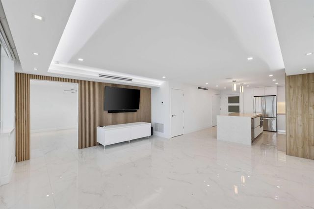 545 S Fort Lauderdale Beach Boulevard 1701, Fort Lauderdale, FL 33316