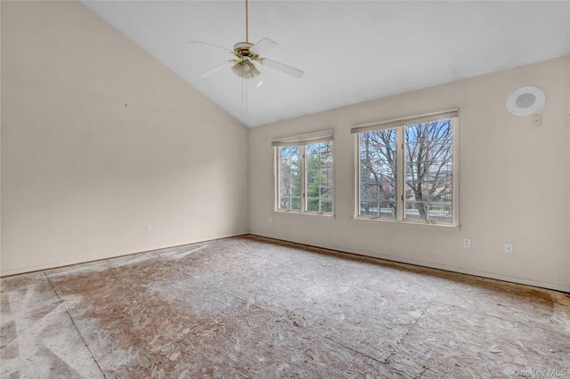 15 Doral Lane, Bay Shore, NY 11706