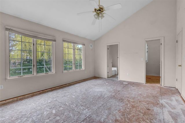 15 Doral Lane, Bay Shore, NY 11706