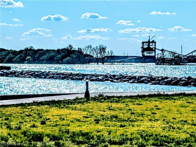 401 W SHORELINE Drive 136, Sandusky, OH 44870