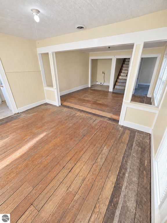 Image 12 of property listing at 321 Ely Street, Alma, MI 48801