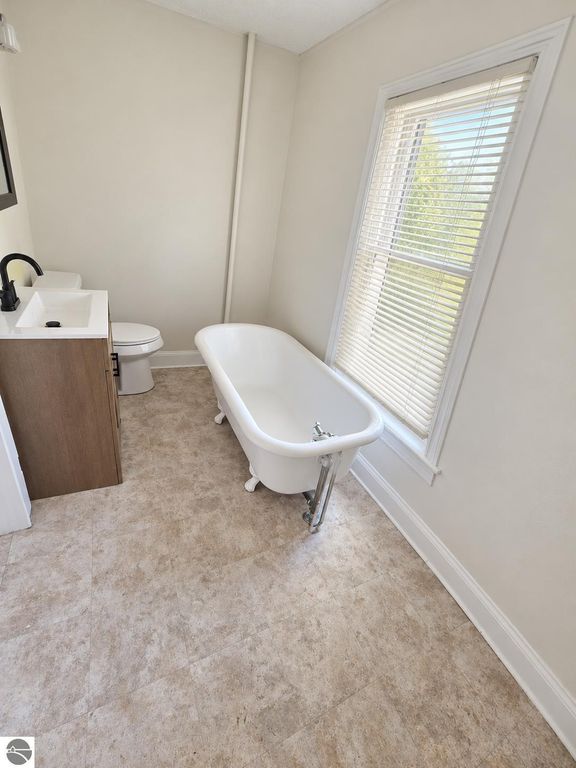Image 17 of property listing at 321 Ely Street, Alma, MI 48801