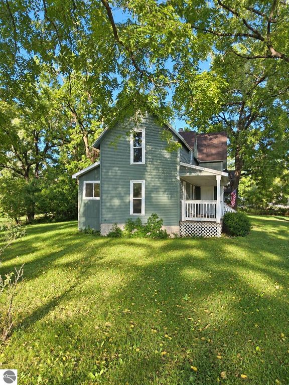 Image 6 of property listing at 321 Ely Street, Alma, MI 48801