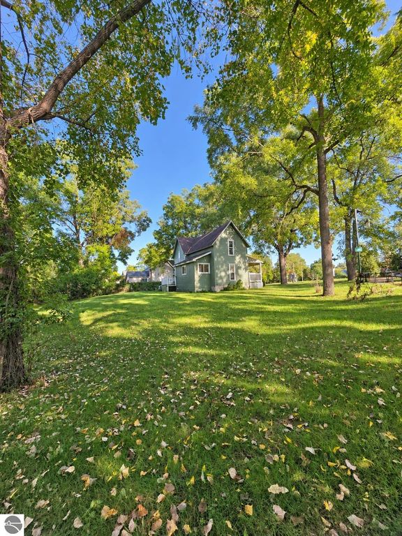 Image 8 of property listing at 321 Ely Street, Alma, MI 48801