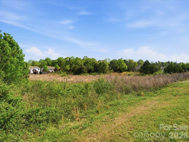 1386 Highway 55 Highway E, Clover, SC 29710