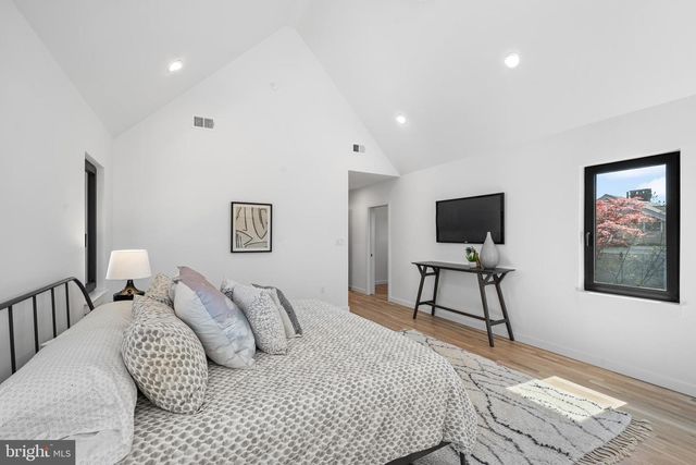 139 W MOUNT PLEASANT AVE, Philadelphia, PA 19119