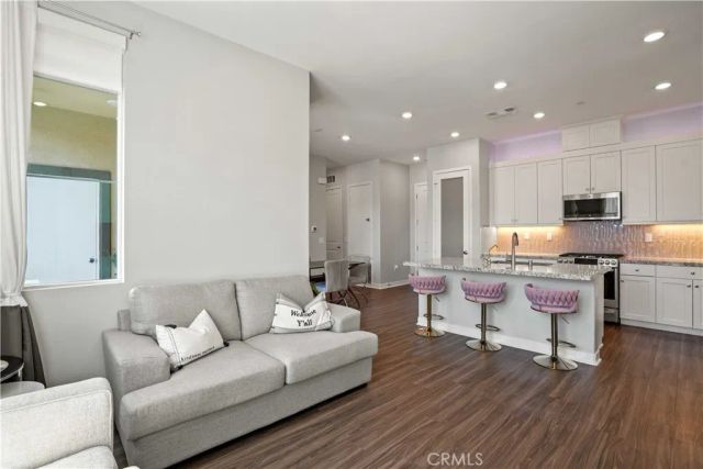 26973 Prospector Road 302, Valencia, CA 91381