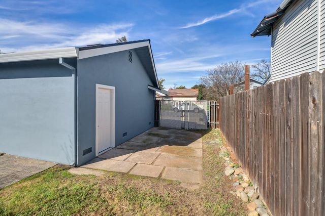 3000 Margate Way, Rancho Cordova, CA 95670