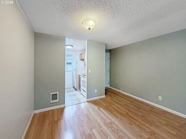 12642 Nw BARNES Rd 3, Portland, OR 97229