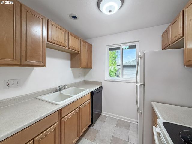 12642 Nw BARNES Rd 3, Portland, OR 97229