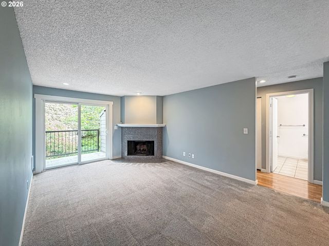 12642 Nw BARNES Rd 3, Portland, OR 97229