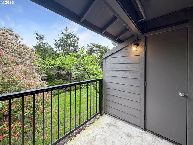 12642 Nw BARNES Rd 3, Portland, OR 97229