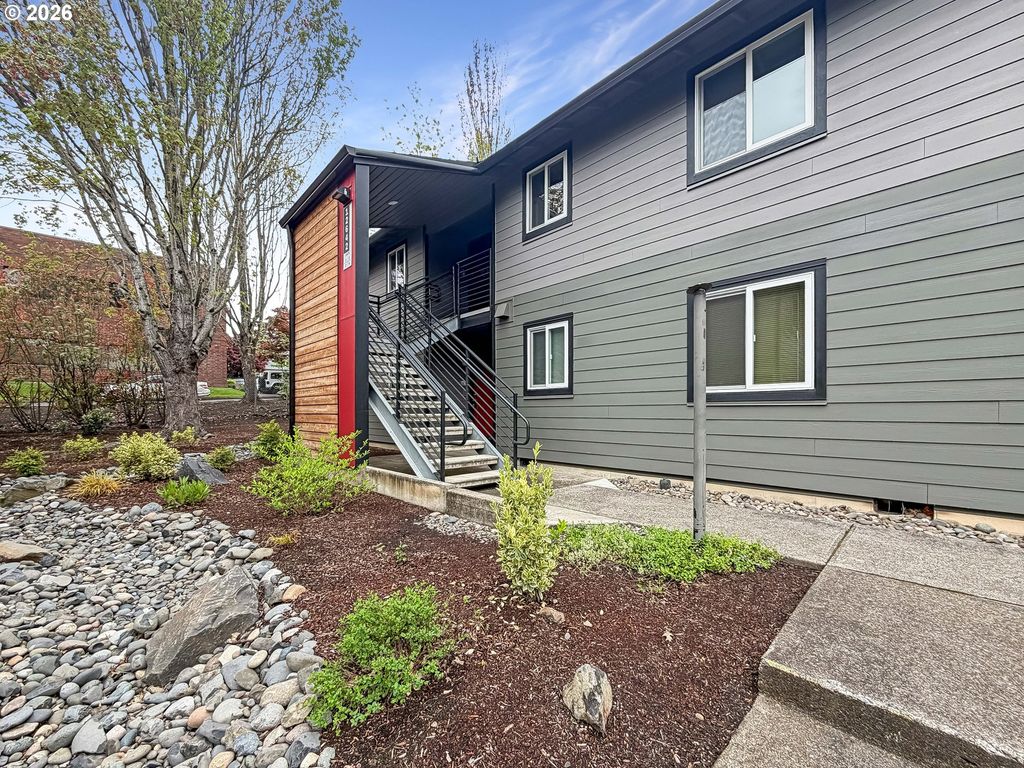 12642 Nw BARNES Rd 3, Portland, OR 97229