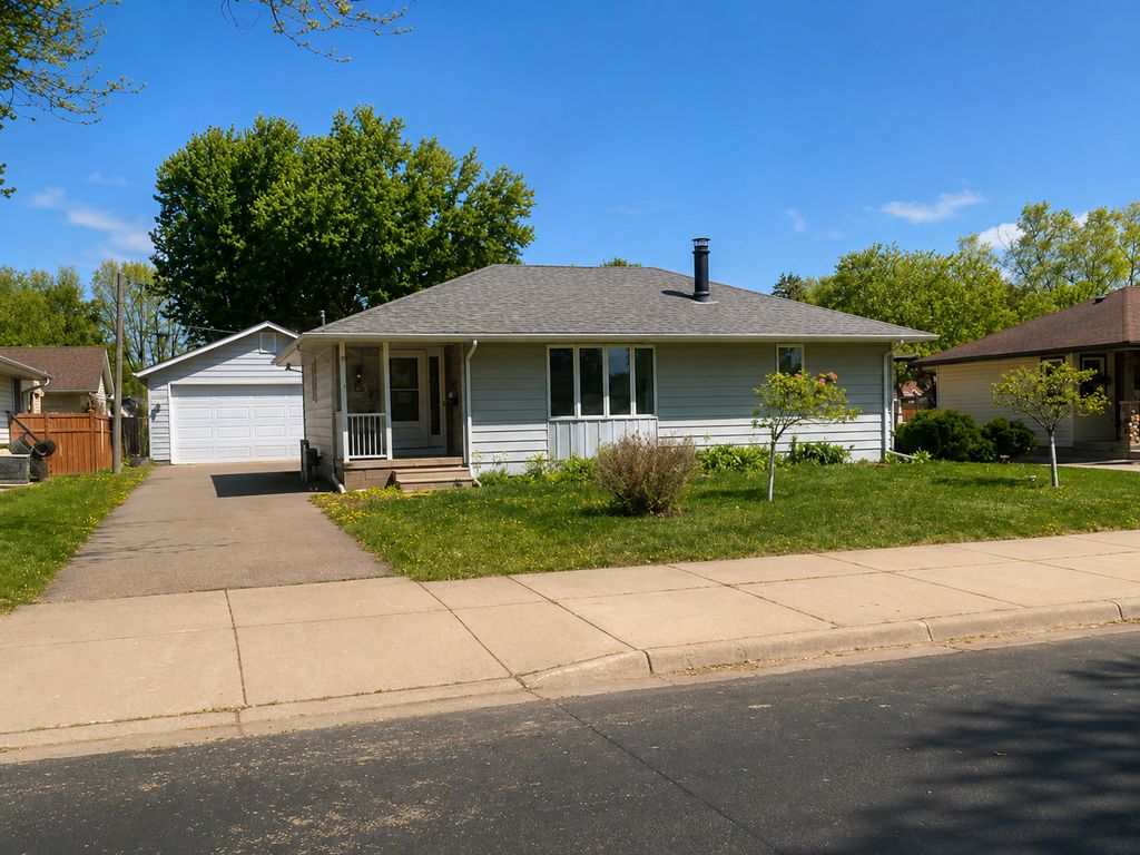 407 18th Street E, Hastings, MN 55033