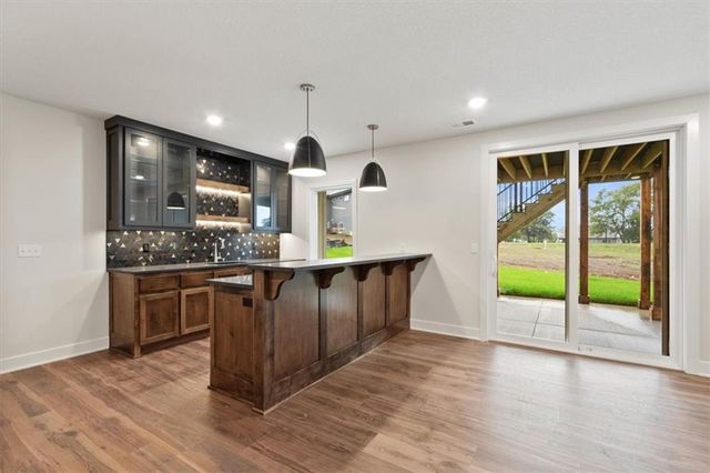 4800 NW Huonker Court, Riverside, MO 64150