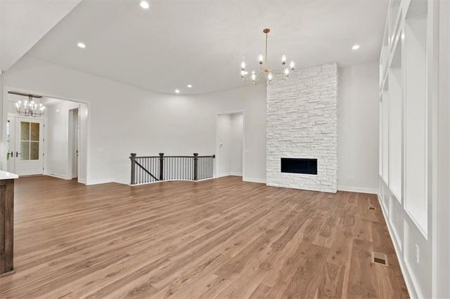 4800 NW Huonker Court, Riverside, MO 64150