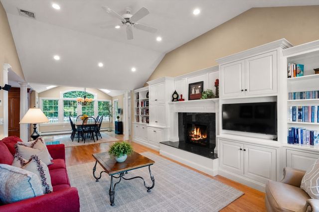 27 Oriole Road, Medfield, MA 02052
