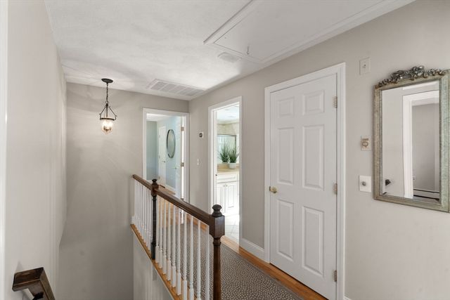 27 Oriole Road, Medfield, MA 02052
