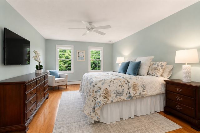 27 Oriole Road, Medfield, MA 02052