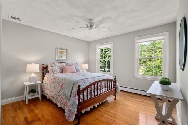 27 Oriole Road, Medfield, MA 02052