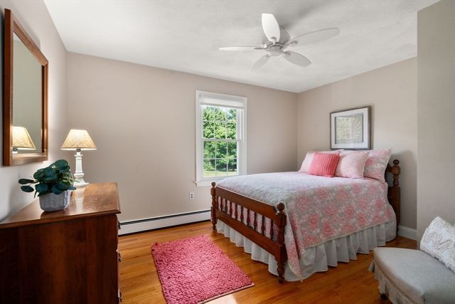 27 Oriole Road, Medfield, MA 02052