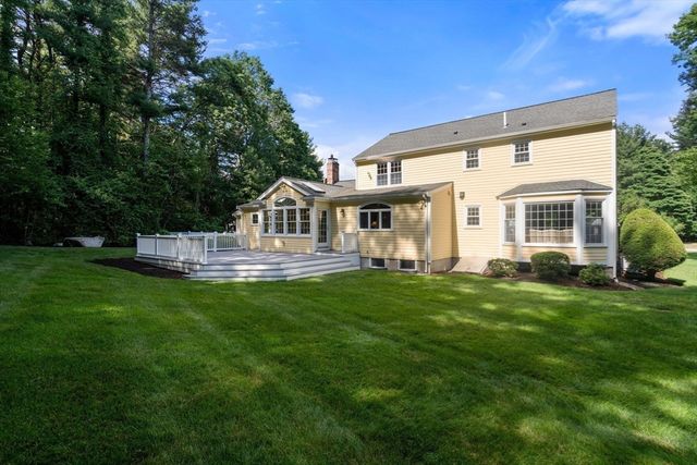 27 Oriole Road, Medfield, MA 02052