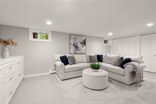 27 Oriole Road, Medfield, MA 02052